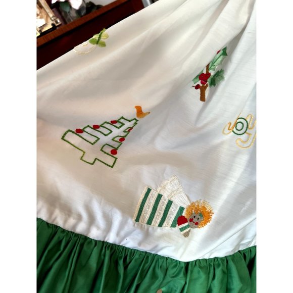 Vintage Small Embroidered Full Circle Cotton Christmas Skirt - Picture 4 of 11